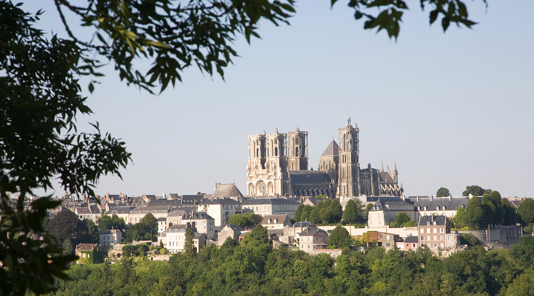 Our school band tour group will visit Laon