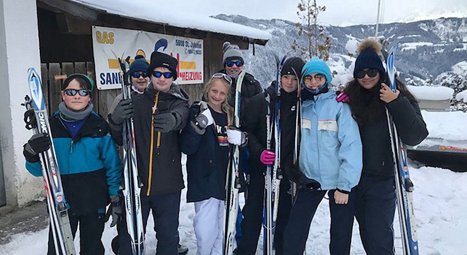 Haileybury students enjoy the snow in Salzburg on their school music Advent tour